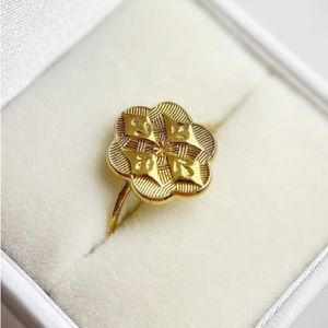 Local Eclectic Carrie Elizabeth Jewelry Gold Vermeil Vintage Crest Ring Size 5